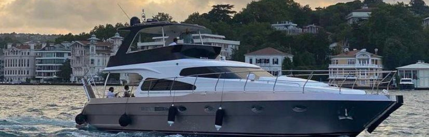 Yacht First Toy
