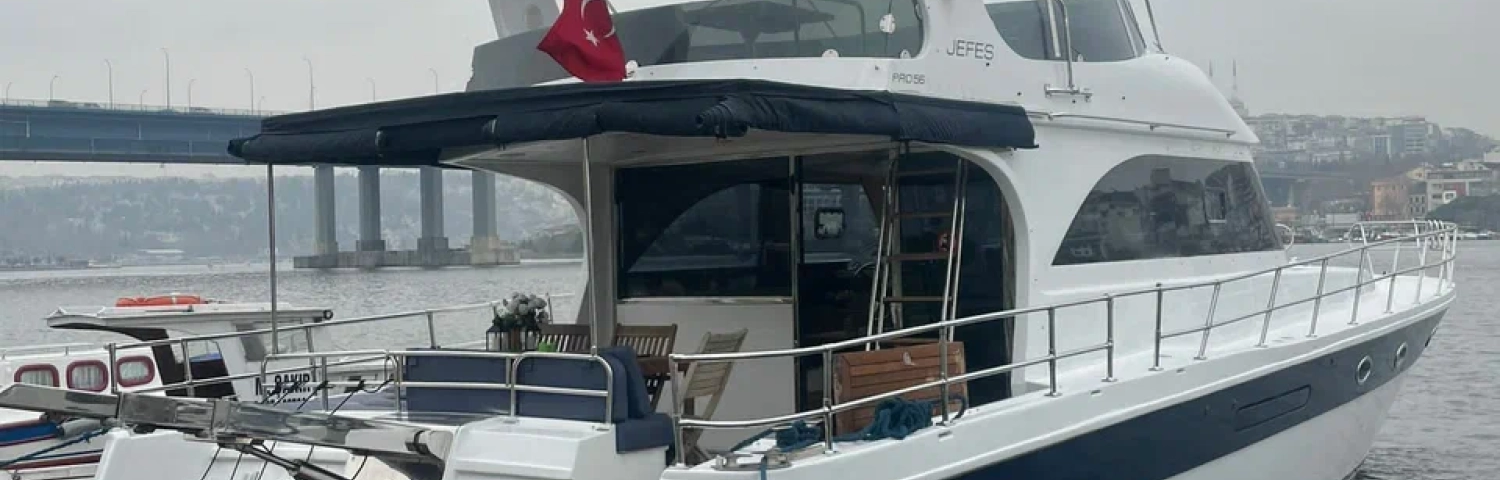 Yacht Jefes