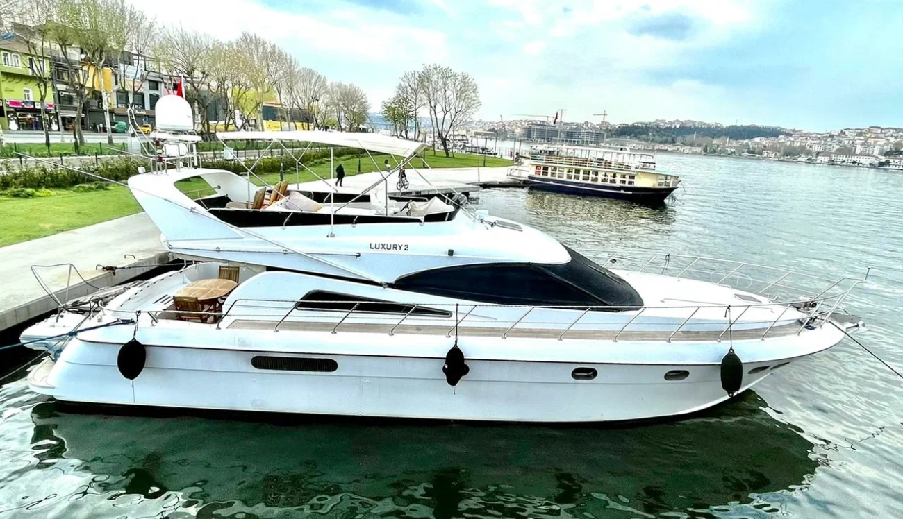 Yacht Luxury 2