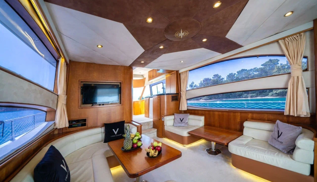 Yacht Luxury 3