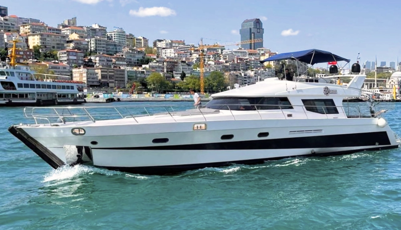 Yacht Serayaz