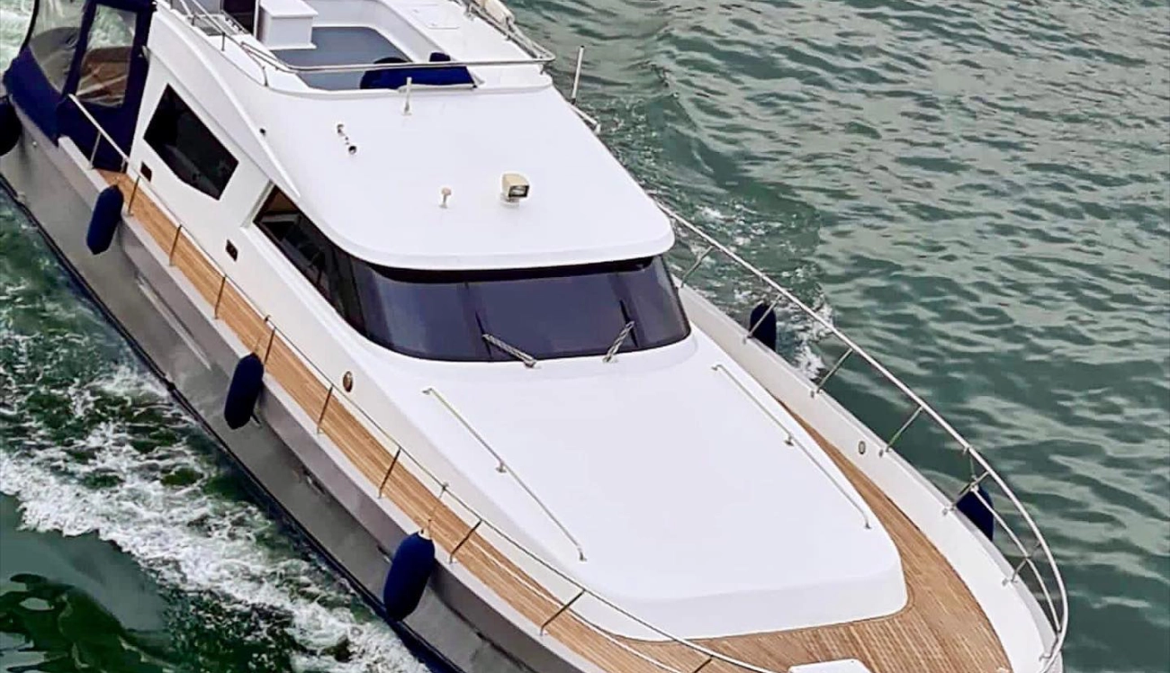 Yacht Serayaz