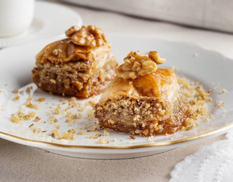 Walnut Dilber Lip baklava