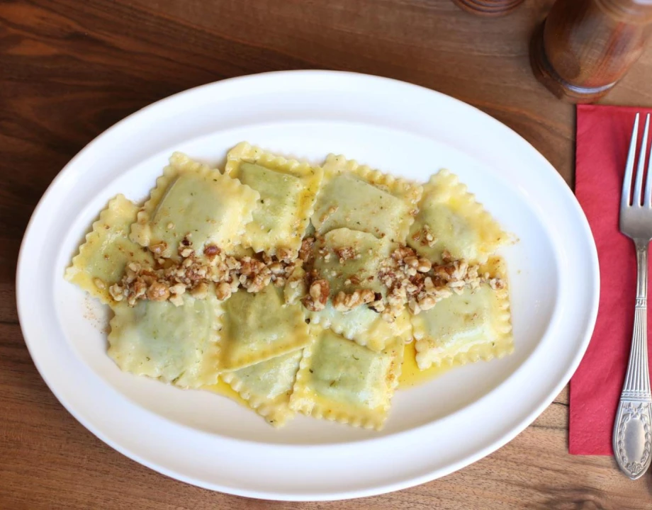 Ravioli with walnuts and butter