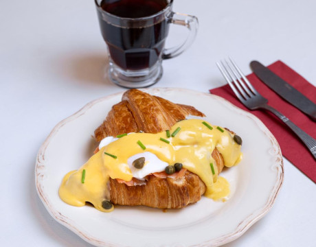 Salmon Gravlax Croissant